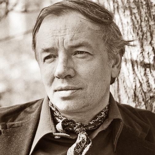 Портрет автора Андрей Вознесенский