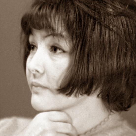 Портрет автора Белла Ахатовна Ахмадулина